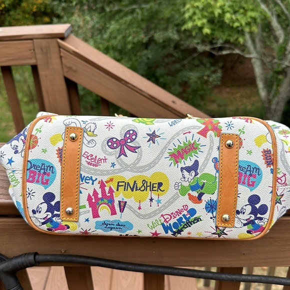 Rare 2014 Run Disney Dooney & Bourke Marathon purse tote bag retired - Picture 6 of 10